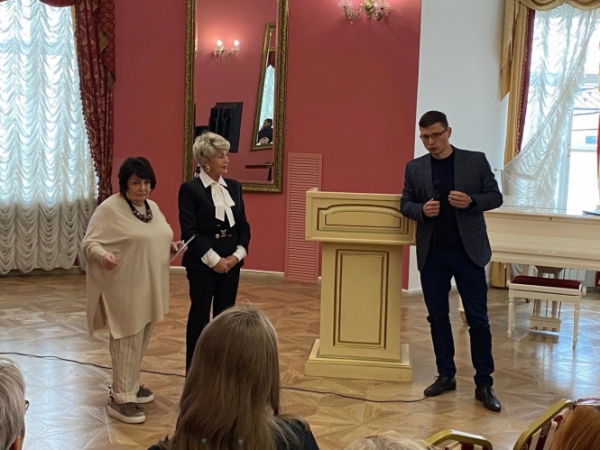 В Тверской области проходят выездные школы "Розовая лента. Новый формат" В Тверской области проходят выездные школы "Розовая лента. Новый формат"