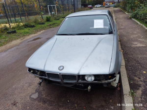 В Твери администрация нашла бесхозные автомобили BMW и "Ока" В Твери администрация нашла бесхозные автомобили BMW и "Ока"