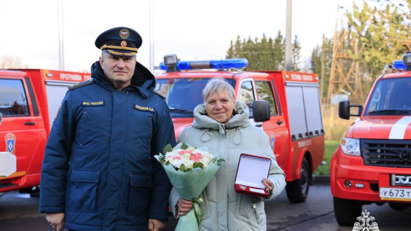 Рыбачку из Тверской области наградили медалью за спасение тонущей 7-летней девочки Рыбачку из Тверской области наградили медалью за спасение тонущей 7-летней девочки