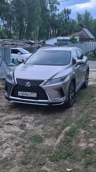 В Тверских дворах ищут дорогой автомобиль, который угнали в Москве В Тверских дворах ищут дорогой автомобиль, который угнали в Москве