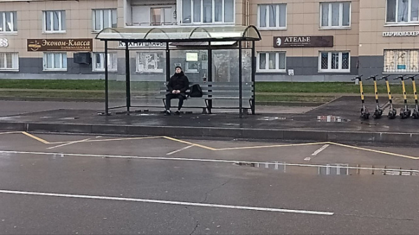 В Твери напротив ТЦ "Глобус" перенесли остановку и сделали разметку