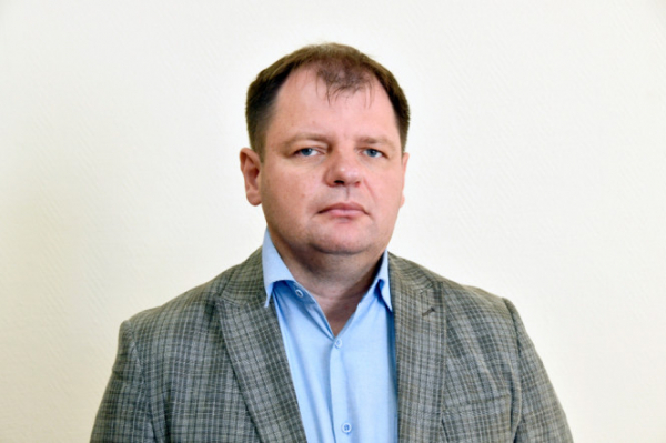 Депутат Леонид Булатов: Служба по контракту — это очень ответственно и важно Депутат Леонид Булатов: Служба по контракту — это очень ответственно и важно