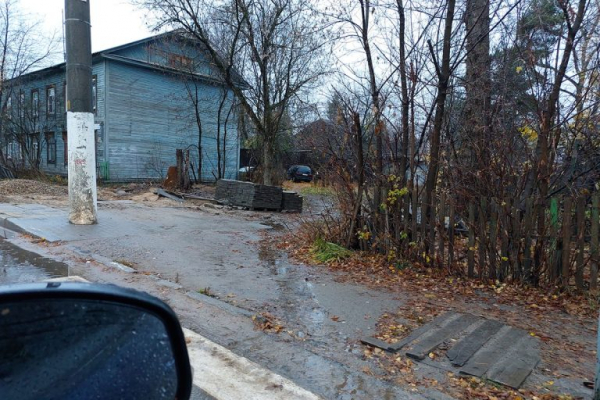 В Твери забыли восстановить разрытую остановку в Первомайском В Твери забыли восстановить разрытую остановку в Первомайском