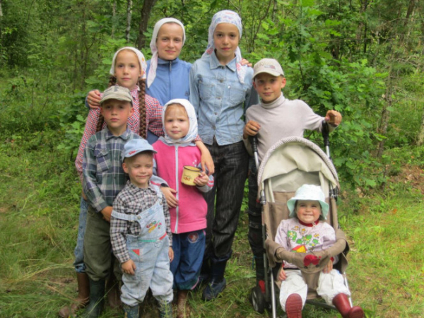 Многодетной маме Елене Сапелкиной из Верхневолжья присвоили звание "Мать-героиня"