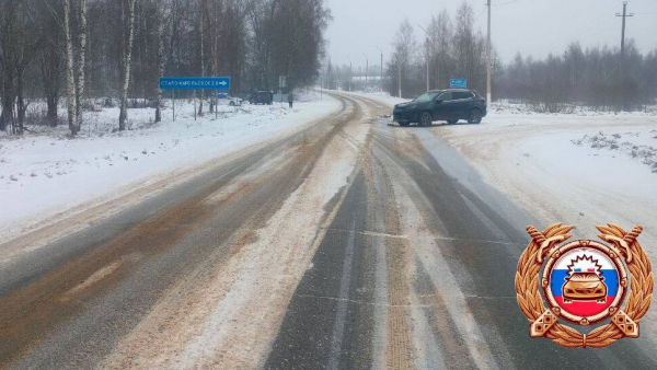 В Лихославле женщина-водитель нарушила ПДД и попала в аварию В Лихославле женщина-водитель нарушила ПДД и попала в аварию