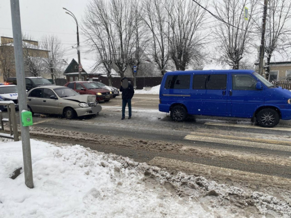 В Твери в ДТП пострадала 12-летняя девочка В Твери в ДТП пострадала 12-летняя девочка
