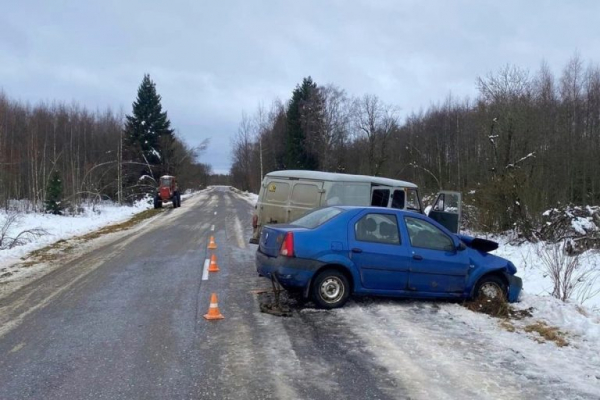 В Тверской области в лобовом ДТП пострадали двое взрослых и 5-летняя девочка В Тверской области в лобовом ДТП пострадали двое взрослых и 5-летняя девочка