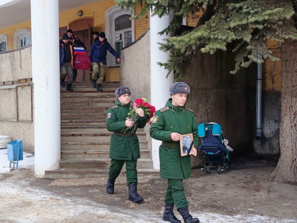В Бежецке похоронили погибшего в СВО 25-летнего Андрея Иванова В Бежецке похоронили погибшего в СВО 25-летнего Андрея Иванова