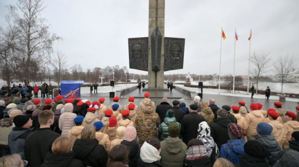 В Твери отмечают 82-ю годовщину победы в Сталинградской битве В Твери отмечают 82-ю годовщину победы в Сталинградской битве