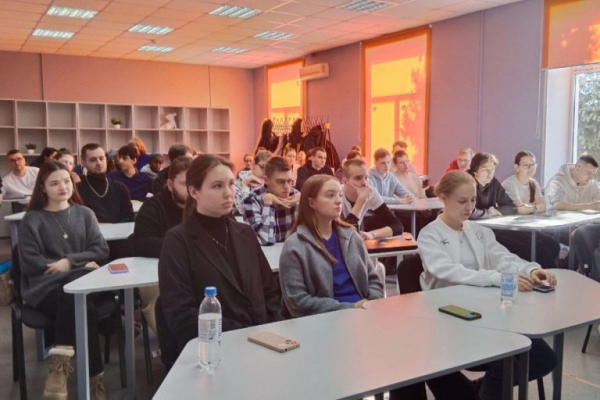 В Твери студентам политеха рассказали о патриотизме и значимости изучения истории В Твери студентам политеха рассказали о патриотизме и значимости изучения истории