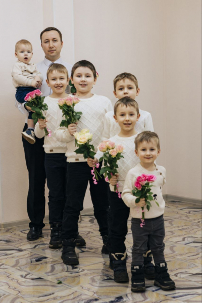 Шесть сыночков и лапочка-дочка: в тверской семье Веселовых родился седьмой ребенок Шесть сыночков и лапочка-дочка: в тверской семье Веселовых родился седьмой ребенок