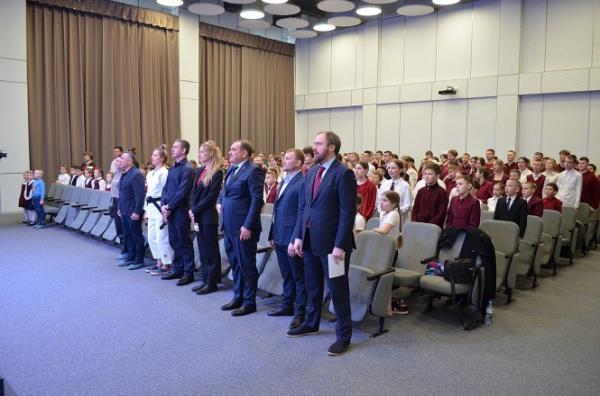 Под Тверью на малой родине Путина школьников будут учить дзюдо Под Тверью на малой родине Путина школьников будут учить дзюдо