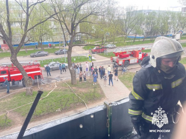 Опубликовано видео пожара в многоэтажке в Удомле