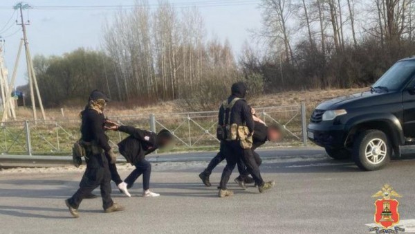Тверские полицейские задержали жуликов, обманувших любителя платной любви Тверские полицейские задержали жуликов, обманувших любителя платной любви