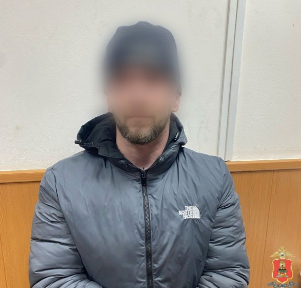 В Твери на бульваре Цанова поймали двух иностранцев с метадоном В Твери на бульваре Цанова поймали двух иностранцев с метадоном