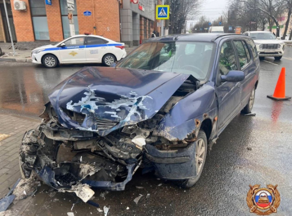 В Твери в ДТП на Смоленском переулке пострадала трёхлетняя девочка В Твери в ДТП на Смоленском переулке пострадала трёхлетняя девочка