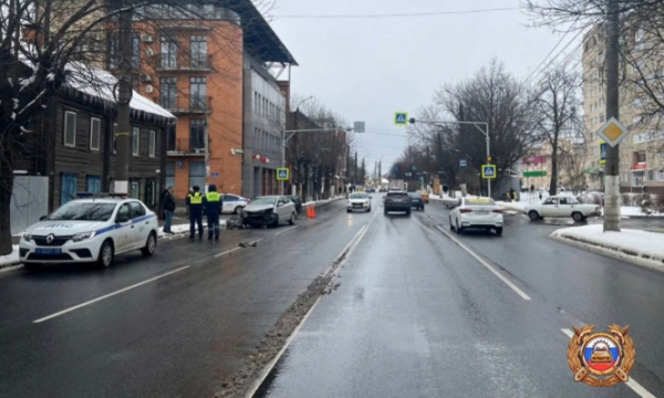 В Твери в ДТП на Смоленском переулке пострадала трёхлетняя девочка В Твери в ДТП на Смоленском переулке пострадала трёхлетняя девочка