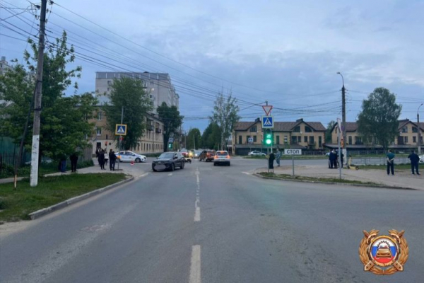 Опубликованы фото с места ДТП с мотоциклом в Заволжском районе Твери Опубликованы фото с места ДТП с мотоциклом в Заволжском районе Твери