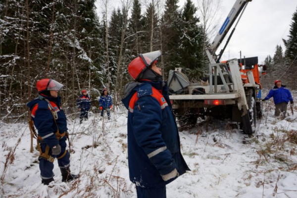В Кимрах продолжаются работы по восстановлению электроснабжения