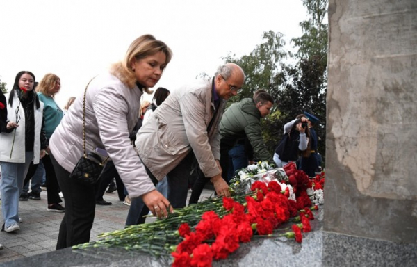 В День памяти и скорби в Тверской области зажгли "Свечу Памяти" В День памяти и скорби в Тверской области зажгли "Свечу Памяти"