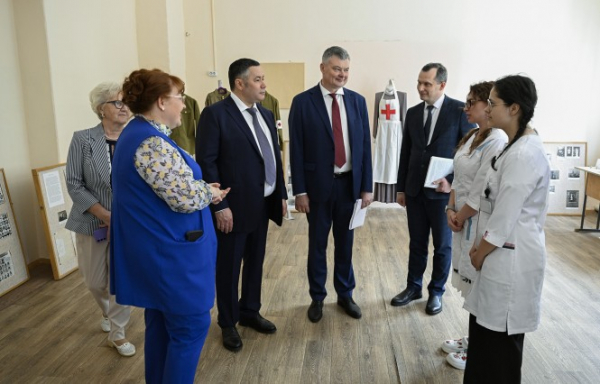 Игорь Руденя посетил медицинский колледж и ЦРБ в городе Кимры