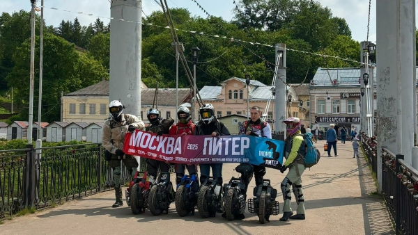 Торжок захватила питерская "банда на моноколесах" Торжок захватила питерская "банда на моноколесах"