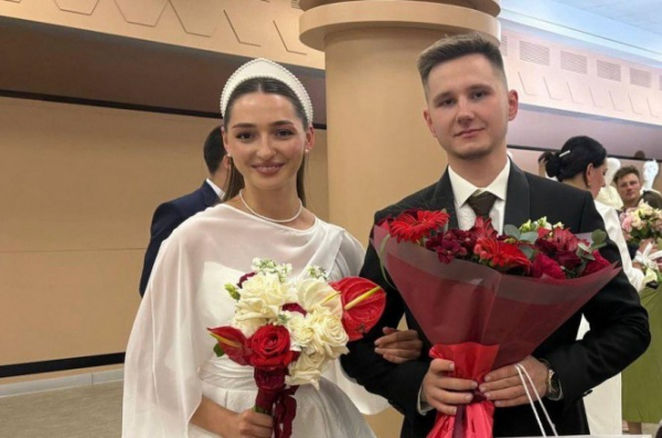 Две пары из Тверской области заключили брак на свадебном фестивале в Москве
