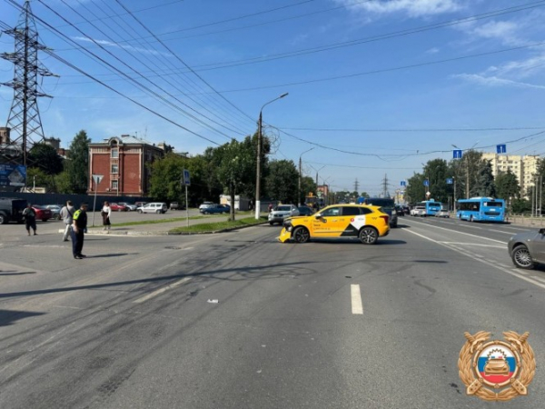 Мотоциклист пострадал в результате ДТП возле ТЦ "Рубин" в Твери Мотоциклист пострадал в результате ДТП возле ТЦ "Рубин" в Твери