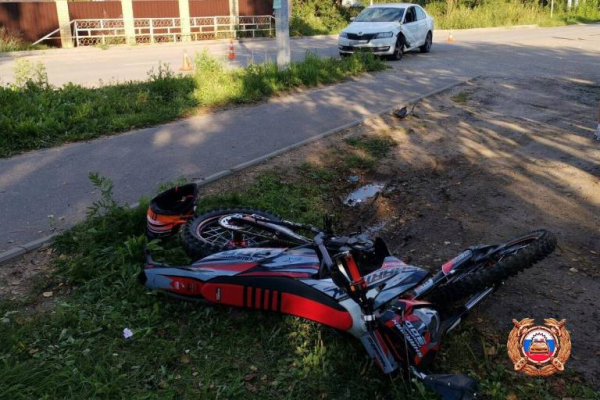 Подростки на питбайке пострадали в ДТП в Тверской области Подростки на питбайке пострадали в ДТП в Тверской области