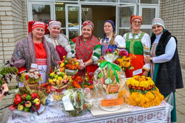 Под Лихославлем отметили карельский праздник урожая "День Кегри" Под Лихославлем отметили карельский праздник урожая "День Кегри"