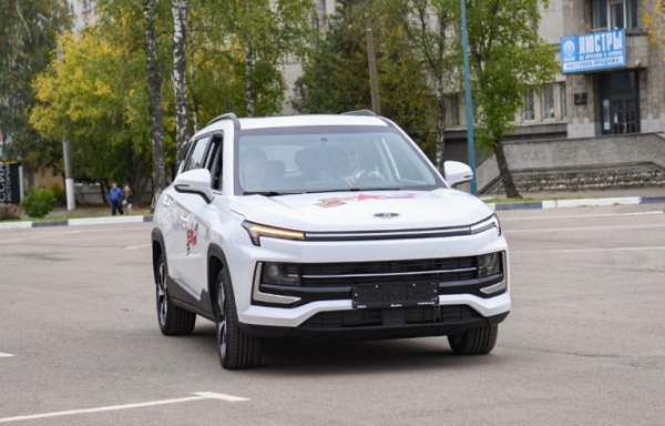 Первый ветеран СВО из Тверской области получил адаптированный автомобиль Первый ветеран СВО из Тверской области получил адаптированный автомобиль