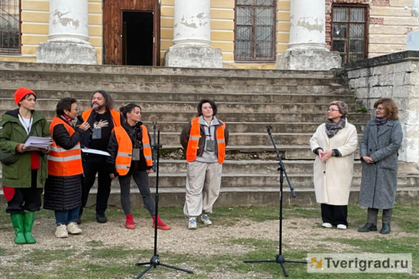 Под Торжком проходит уникальный фестиваль света Под Торжком проходит уникальный фестиваль света