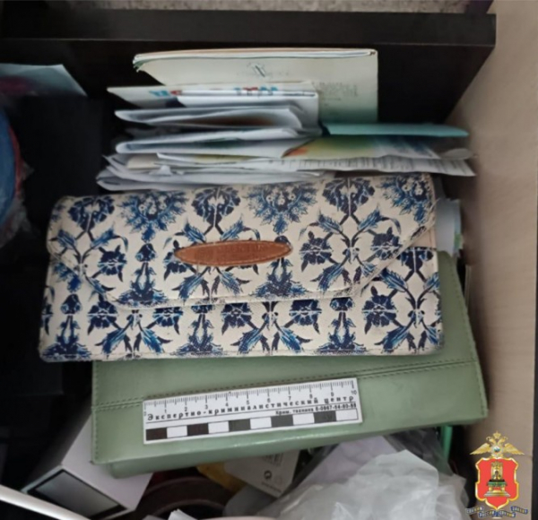 Жадный собутыльник украл у жительницы Конаково 43 тысячи рублей