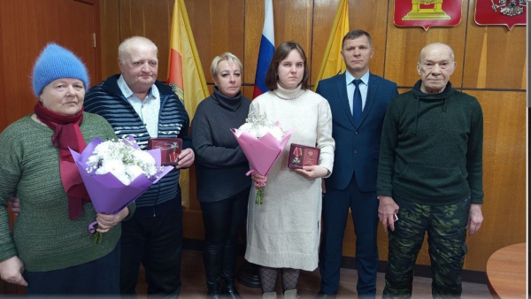 В Тверской области родственникам бойцов СВО вручили посмертные награды В Тверской области родственникам бойцов СВО вручили посмертные награды