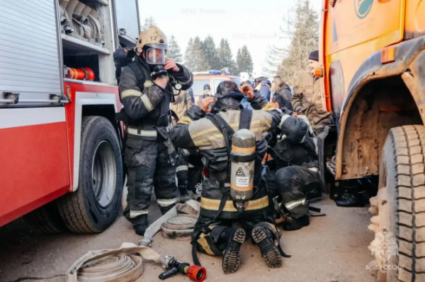 Опубликованы фото тушения "лесного пожара" в Тверской области Опубликованы фото тушения "лесного пожара" в Тверской области