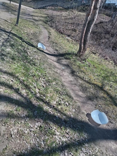 В Ржеве вандалы снова повредили городское имущество В Ржеве вандалы снова повредили городское имущество