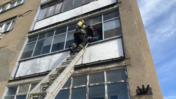 На Соминке в Твери в многоэтажке произошел пожар На Соминке в Твери в многоэтажке произошел пожар