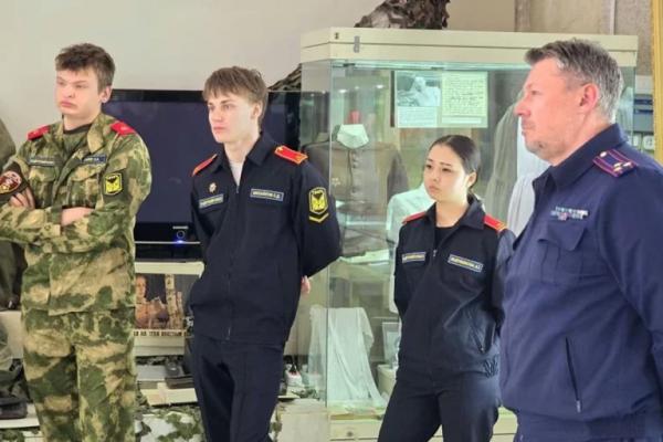 В Твери кадетам рассказали правду о Великой Отечественной войне В Твери кадетам рассказали правду о Великой Отечественной войне