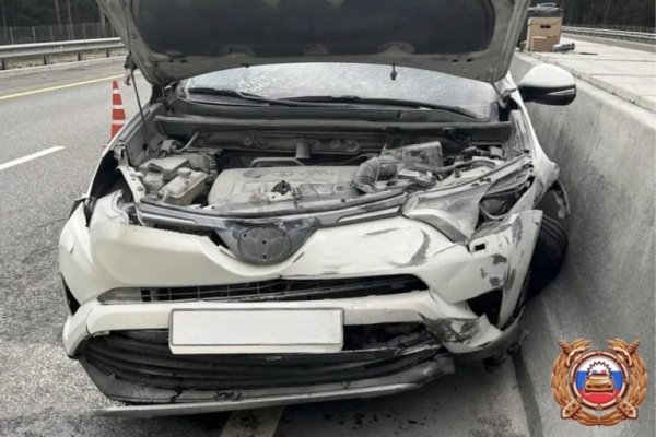 Женщина пострадала в ДТП на трассе М-11 под Тверью Женщина пострадала в ДТП на трассе М-11 под Тверью