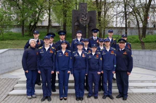 Тверские ученики кадетского класса ФСБ России станцевали "Вальс Победы"