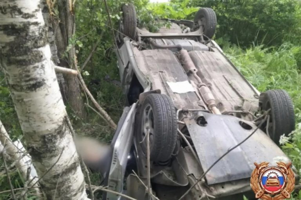 В Тверской области водитель погиб в перевернувшемся автомобиле В Тверской области водитель погиб в перевернувшемся автомобиле