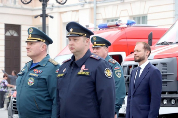 Министр МЧС наградил сотрудника тверского УФСИН за спасение детей на пожаре