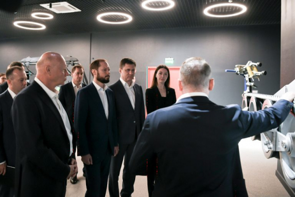 Александр Новак и Виталий Королев отметили вклад предприятия «ТверьКанатДор» в импортозамещение Александр Новак и Виталий Королев отметили вклад предприятия «ТверьКанатДор» в импортозамещение