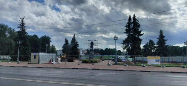 В Твери начался ремонт памятника Афанасию Никитину В Твери начался ремонт памятника Афанасию Никитину