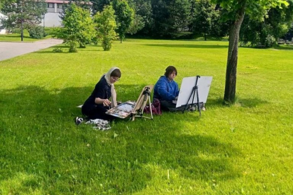 В Старицком монастыре прошел пленэр молодых художников В Старицком монастыре прошел пленэр молодых художников