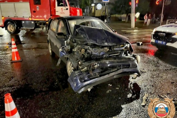 В Твери бригада скорой помощи пострадала в страшном ДТП В Твери бригада скорой помощи пострадала в страшном ДТП