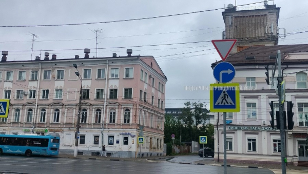 В Твери изменили схему движения на Татарском переулке В Твери изменили схему движения на Татарском переулке
