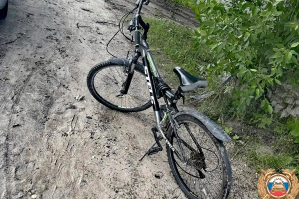 В Твери мальчик на велосипеде задел автомобиль и получил травмы В Твери мальчик на велосипеде задел автомобиль и получил травмы
