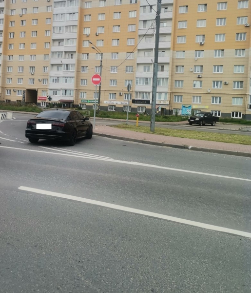 В Твери водители массово заезжают под "кирпич" после переноса разворота