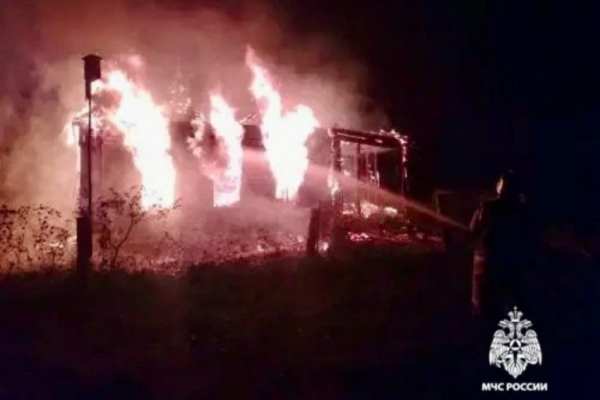 В Тверской области на пожаре погиб рёбенок и пострадали взрослые В Тверской области на пожаре погиб рёбенок и пострадали взрослые